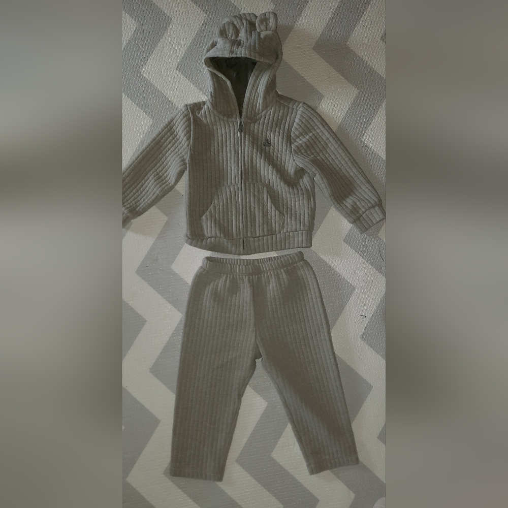 Baby Gap 18-24 months sage jogger set